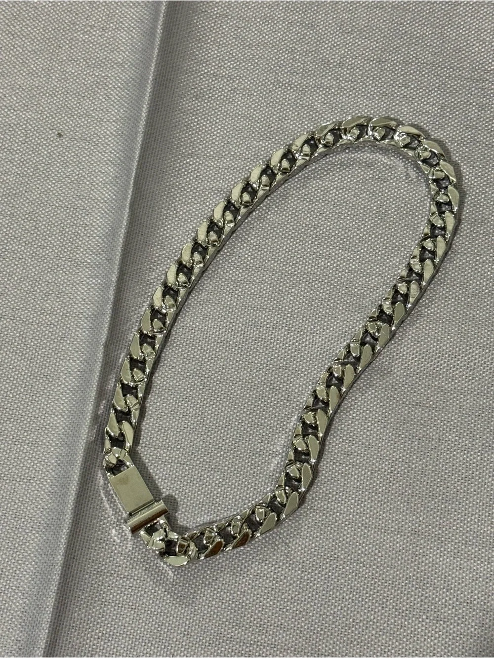 Silver tone Men’s Cuban Link Bracelet - Polished Chain Accessory